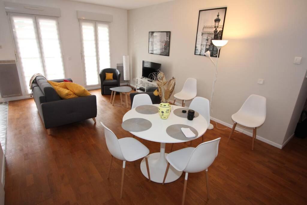 Sloan Square Apartment Bmyguest Serris Exterior photo